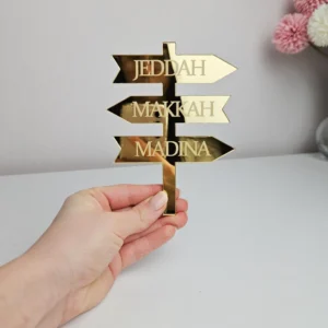 Umrah Mubarak sign cake topper